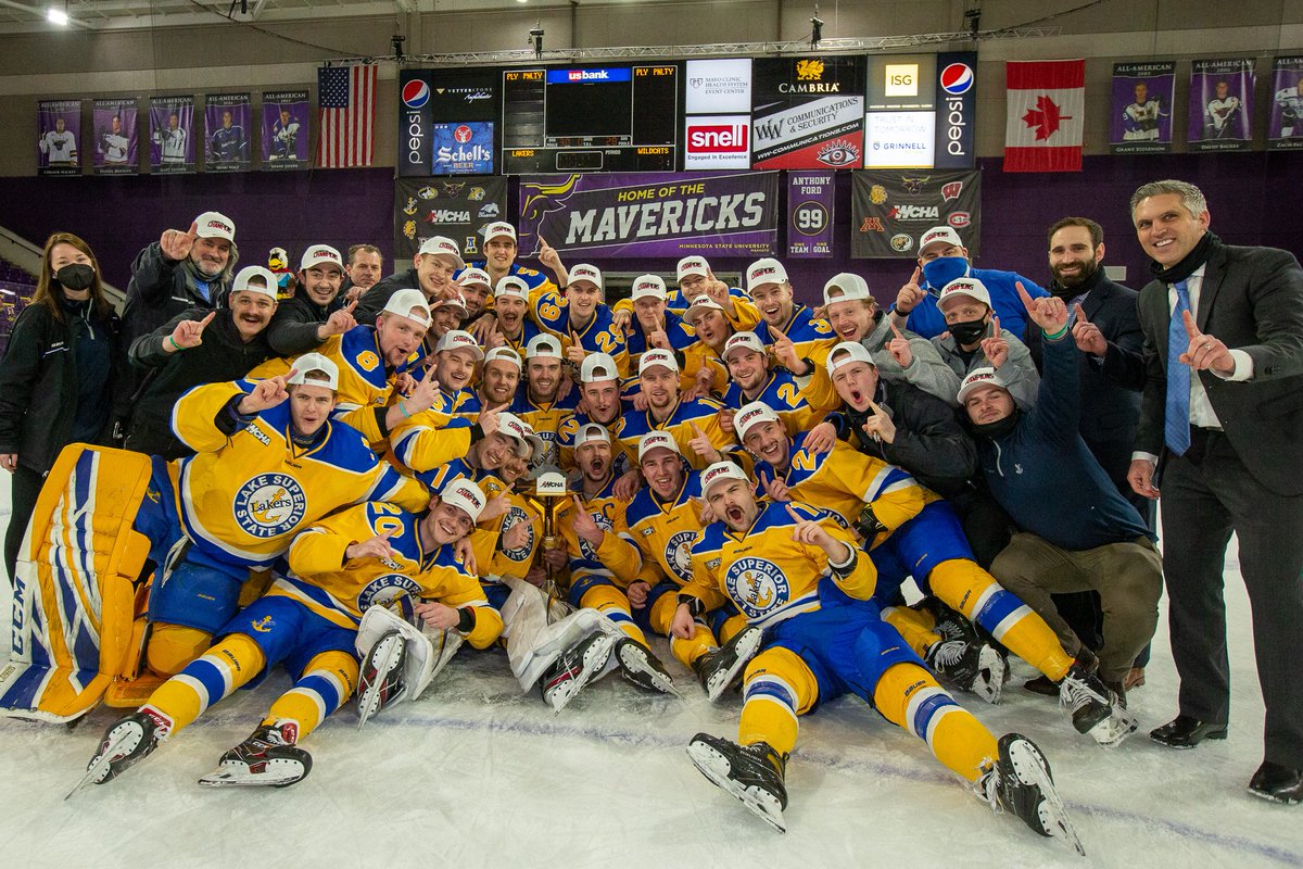 2021 WCHA Champions! 🏆

📸 Jim Rosvold