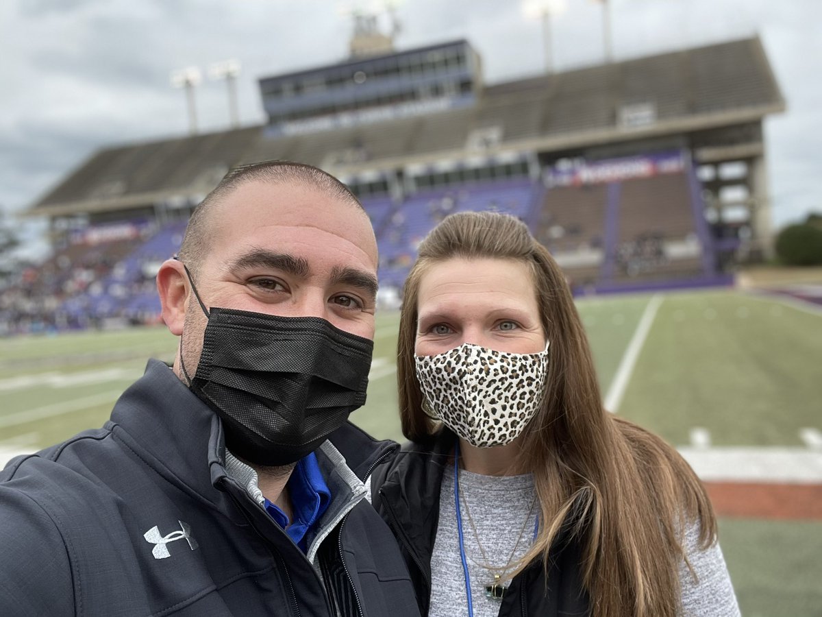 T_Stines's tweet photo. #SidelineSelfie https://t.co/PdZjVC8bln
