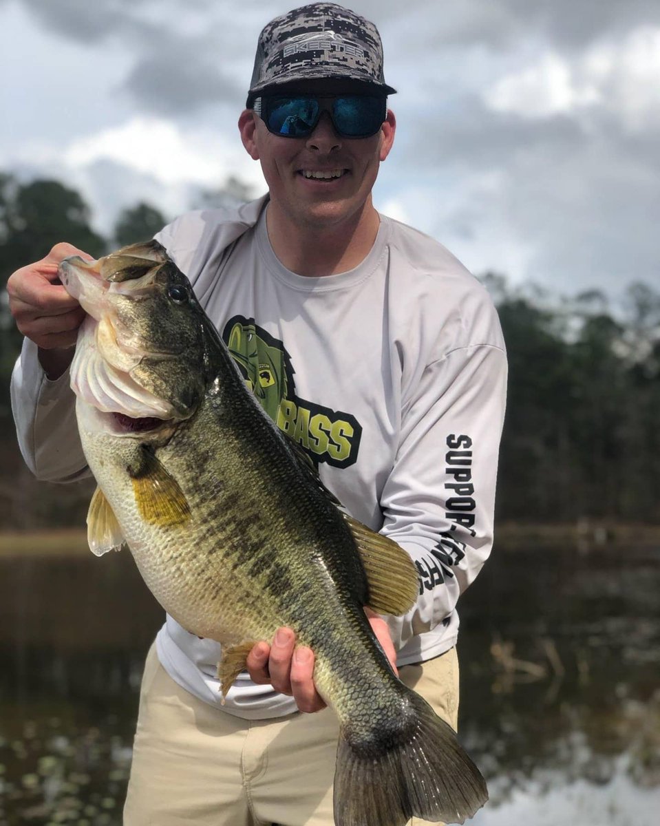ArmyBassAnglers's tweet photo. DOUBLE ALERT: Back to back 10lbers on Ft Polk--HOOAH! #SupportDefendFish #PigAlert #DoubleDigits #MonsterBass @Lews_Fishing @StrikeKingLures @wileyx @SkeeterTeam https://t.co/rVEjmuEajr