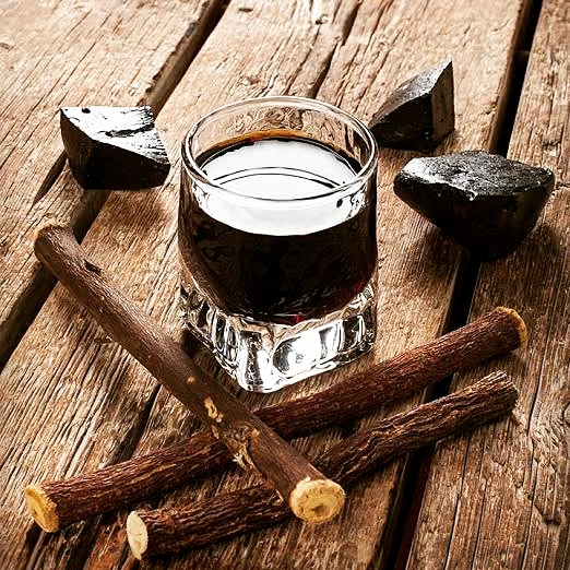 Akar Manis (Glycyrrhiza glabra Linn.), yang kita kenal juga dengan licorice, merupakan herba yang dapat digunakan untuk mengurangi gejala batuk, karena memiliki efek antitusif dan ekspektoran.