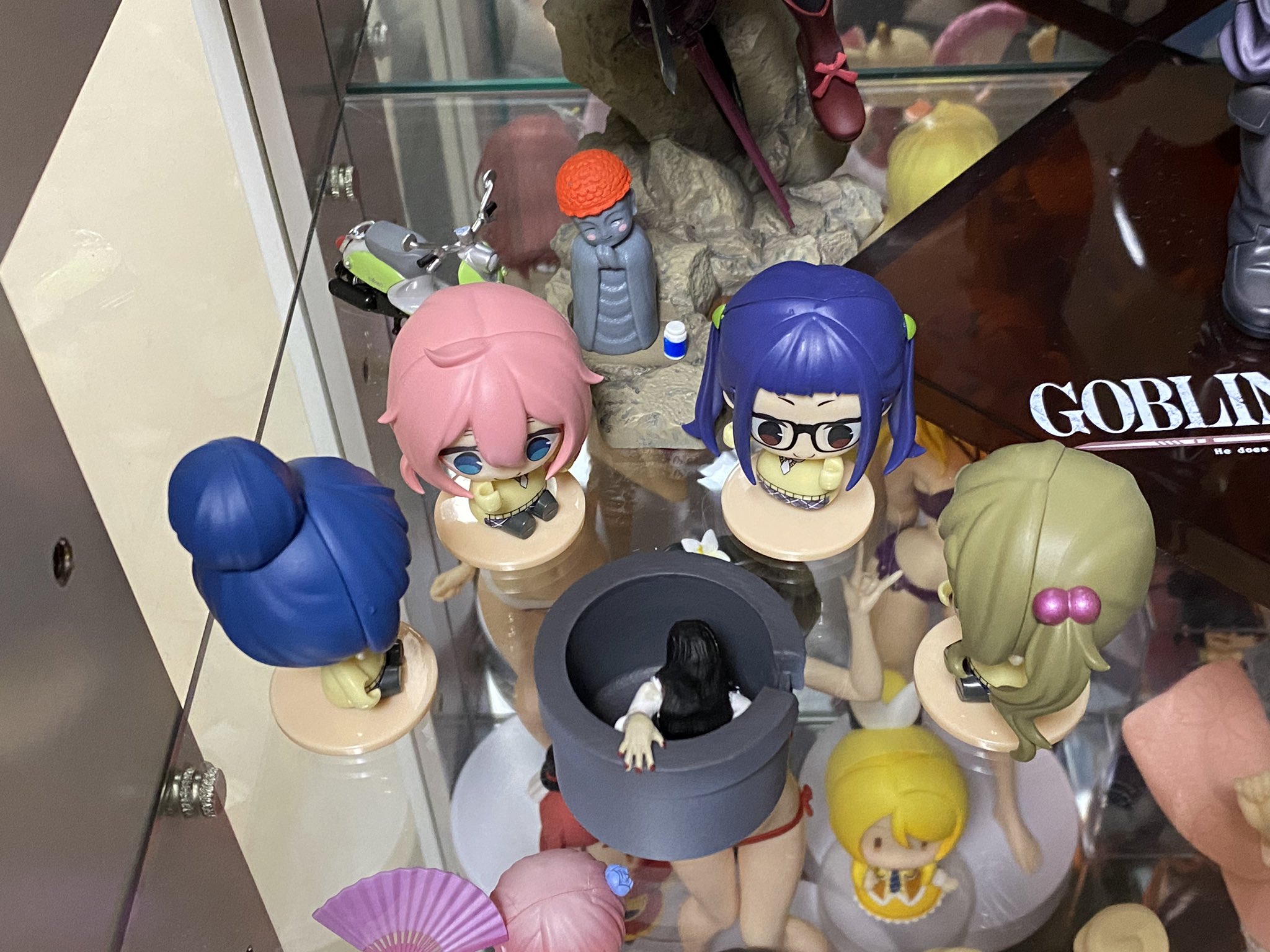 ハチ助 パティシエではありませんw ゆるキャン ガチャ 他のガチャ景品と合わせてブンドドしてみた 笑 貞子とゆるキャン の共演w ビーノガチャで志摩リンカラーのビーノを引けなかったのが残念 T Co Twemvnvbnv Twitter