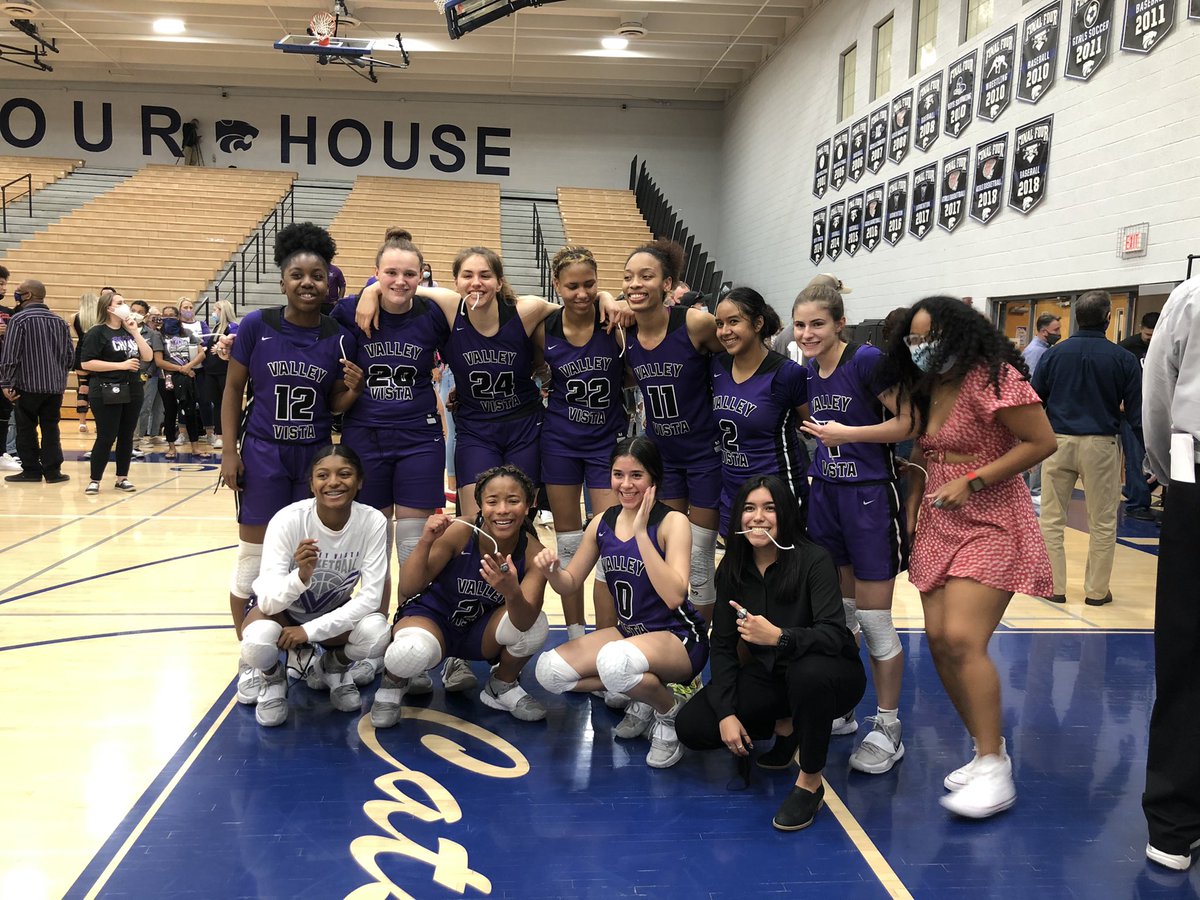 State Champs once again!💯🔥 All Glory to God!
#Champions #Ballislife