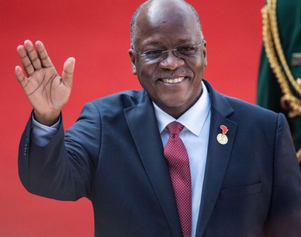 WRwegas's tweet photo. Tunashukuru Mungu kwa kutuletea jembe letu watanzania, Ndugu John Pombe Joseph Magufuli, Bwana ametoa na Bwana ametwaa jila lake lihimidiwe 
Tuendelee kuombea Amani, utulivu, upendo na Umoja wa Taifa letu Tanzania 🇹🇿🙏🏾. https://t.co/gQFSRppqda