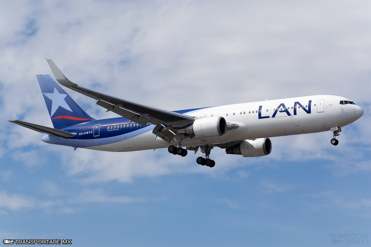 LAN Airlines.
Boeing 767-316(ER).
CC-CWY.
Aeropuerto Internacional de la Ciudad de México (MEX/MMMX).
#AviationPhotography #PlaneSpotting #LANAirlines #LATAMAirlines #Boeing767