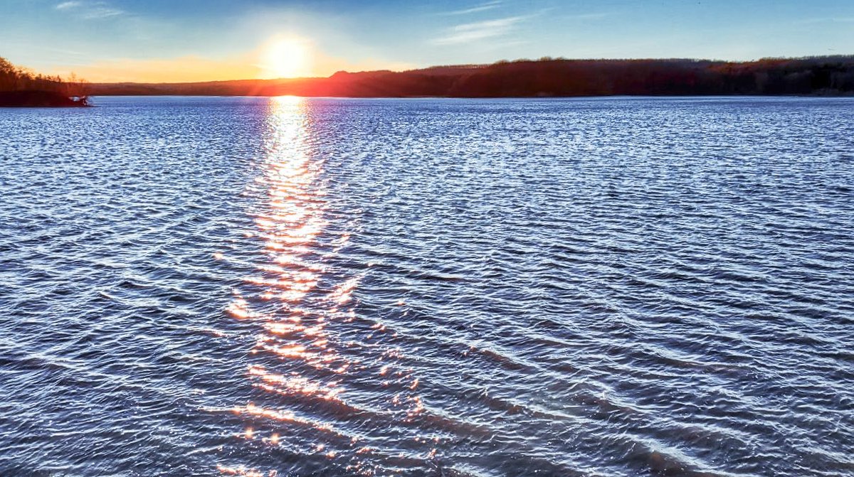 REasson09's tweet photo. Spring!
#landscapephotography #landscapes #OntarioWinter #OntarioSpring #lake #DiscoverOn #Ontario #HamOnt #NaturePhotography #outdoor #Canada #spring #springishere #supportlocal #photooftheday #outdoor #CanadaOnly https://t.co/Wh0IHNUZ56