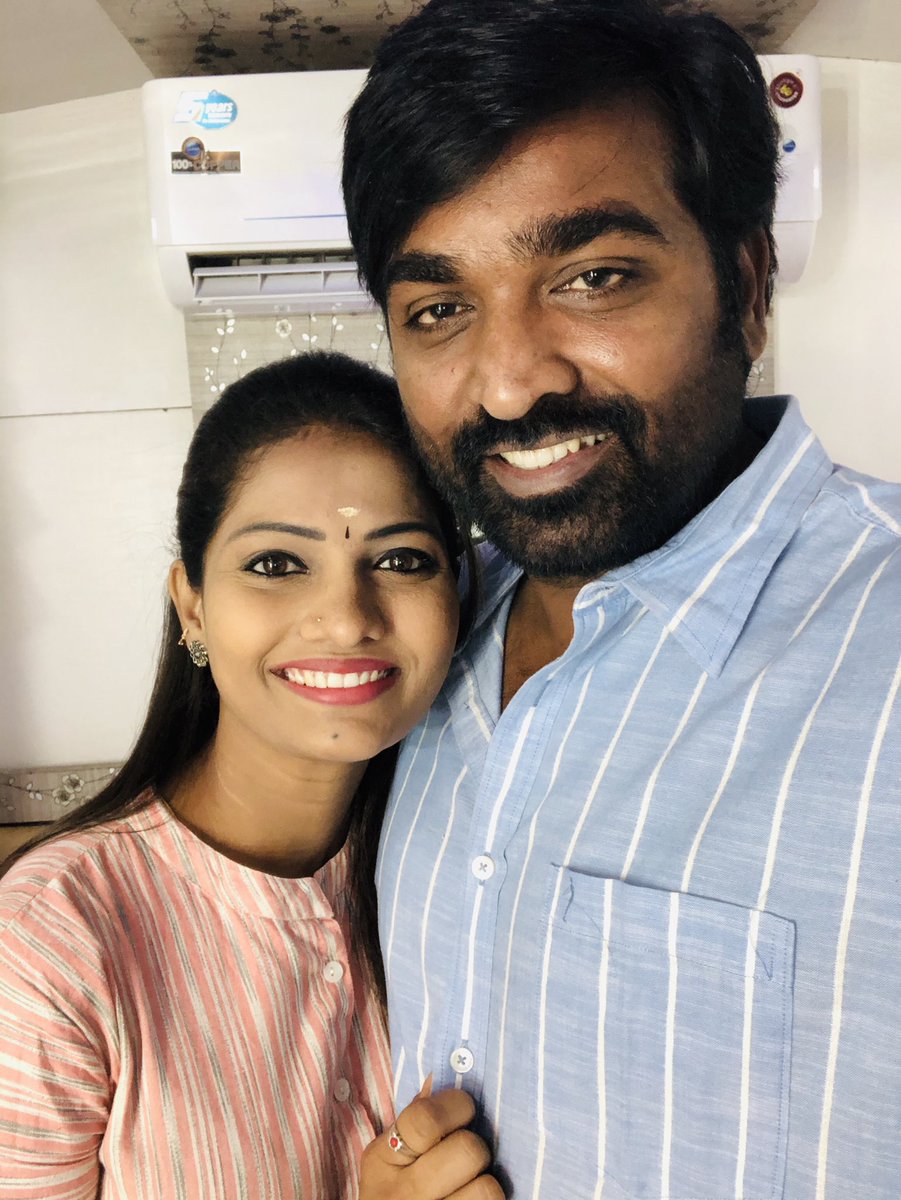 ActressDivi's tweet photo. Shoot mode with lovly man https://t.co/0axF7bYQhZ