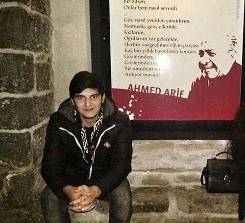 arahmangok's tweet photo. Newroza te pîroz be #KemalKurkut 
Agirê dilê te yê pak
hinavên ciwan û zarokan germ dike
Qêrîna te ya dawî hê jî li erd û ezman olan dide
... https://t.co/8Cht43CHjK