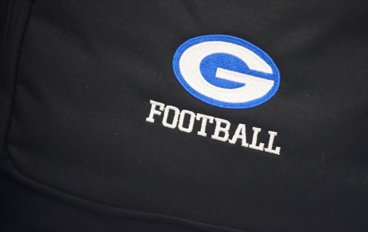 Zack Kaufman (2 TD passes), Brody Booze (2 INTs) help Gresham top Parkrose for 1st win of 2021 scorebooklive.com/oregon/2021/03…