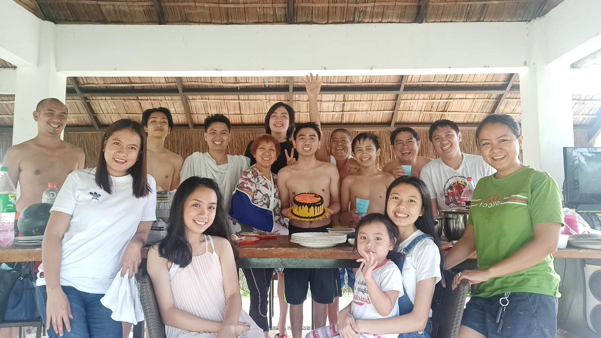 ejpc_legend21's tweet photo. 21st Birthday!!! (Debut) 😁🥰💗 https://t.co/FcPfP2IvlL