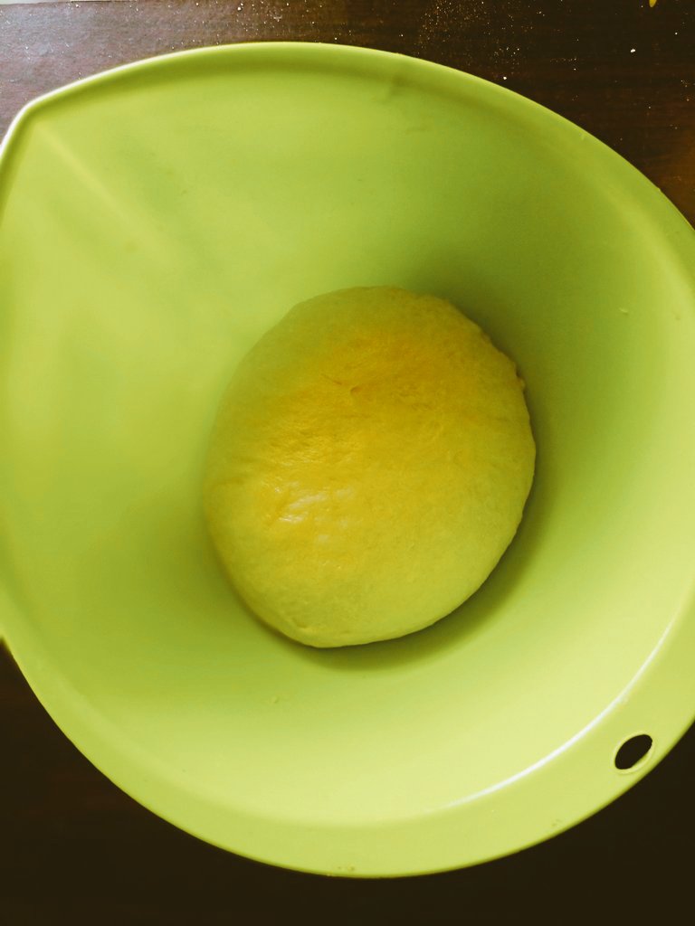 Angga_Djaja's tweet image. Akhirnya bs eksekusi WOOL ROLL BREAD.  Ada yg bs nebak isinya apa? 😊
#woolrollbread