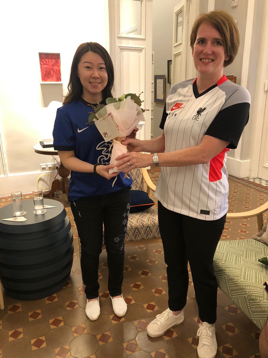 CFCSG's tweet photo. Earlier in the week, the British High Commission in Singapore arranged an "informal' gathering" for the top 6 EPL Supporters’ Club to meet with Her Excellency, High Commissioner Kara Owen.

Our CFCSG President, Cindy, represented the Singapore Blues on our behalf. 💙 https://t.co/YiDXfleLtN