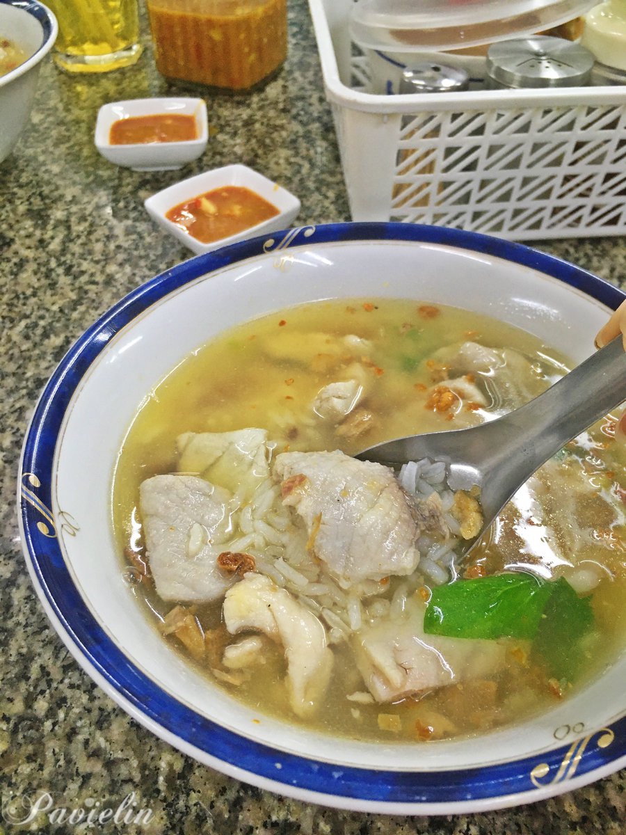 pavielin's tweet photo. ร้าน #ข้าวต้มปลากิมโป้ (ปากตรอกจันทน์)
ร้านดังในตำนาน ประสบการณ์มากกว่า 70 ปี ต้มข้าวและน้ำซุปสูตรดั้งเดิมจากรุ่นพ่อ จนได้รสชาติซุปที่กลมกล่อม
https://t.co/Azac59y1Ih
.
#ข้าวต้มปลา #ตรอกจันทน์
#Melodius #spoonwalk #อร่อยไปกิน #แอปคู่กายรู้ใจสายกิน #GoogleLocalGuides #FoodGuide https://t.co/da3SNK7ulx