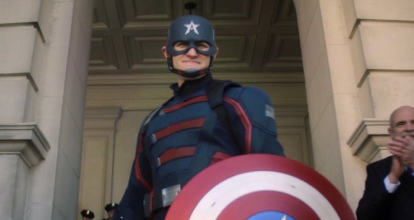 JustinTuell8's tweet photo. If this Captain America wannabe doesn’t give Sam his shield back I stg #FalconAndWinterSoldier https://t.co/hhWPoKeJYw