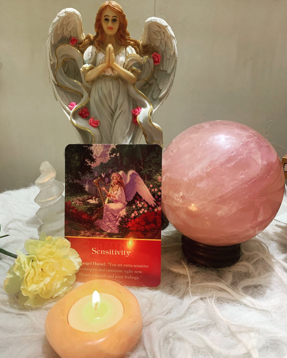 SomeduttaR's tweet photo. Message for the day🌿🌷🌻 #tarot #TarotReading #Tarotcards #tarotreader #tarots #Angels #angel #oraclecards https://t.co/mRSSBiAe8X