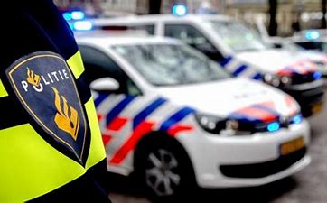 POL_Leeuwarden's tweet photo. toch een gedeelte van de kentekenplaat kunnen zien en betrokkene, een 16-jarige Leeuwarder, kreeg later in de nacht een thuisbezoek. Hij kreeg 3 bekeuringen: Rijden zonder rijbewijs, negeren avondklok en afschermen kentekenplaat #PolWD https://t.co/NqUVl5YjzZ
