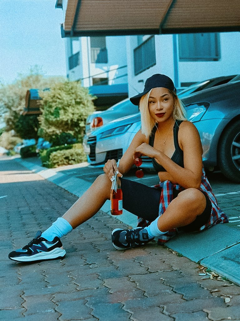 Rouge_Rapper's tweet photo. How am I single Lord????? Like you made this!! 🙄🤣 https://t.co/1azRsVH17o