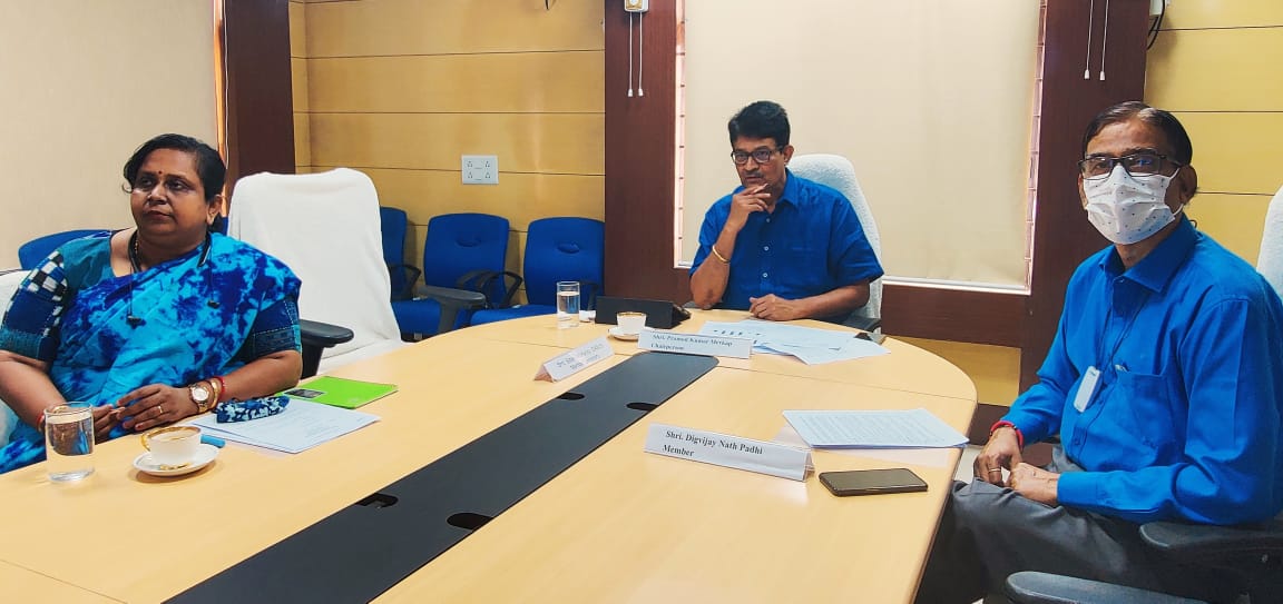 Odisha State Food Commission (@sfc_odisha) on Twitter photo A meeting with District officials of #AspirationalDistricts #NationalNutritionMissionDistricts #Nabarangpur to review implementation of various #FoodandNutritionSecurity programmes,covered under #NFSA, 2013 <a href="/Food_Odisha/">FoodOdisha</a>
<a href="/fooddeptgoi/">Department of Food & Public Distribution</a>
<a href="/pkmerkap/">pramod kumar</a> <a href="/DMnabarangpur/">Collector Nabarangpur</a> <a href="/WCDOdisha/">Department of WCD, Government of Odisha</a> A meeting with District officials of #AspirationalDistricts #NationalNutritionMissionDistricts #Nabarangpur to review implementation of various #FoodandNutritionSecurity programmes,covered under #NFSA, 2013 <a href="/Food_Odisha/">FoodOdisha</a>
<a href="/fooddeptgoi/">Department of Food & Public Distribution</a>
<a href="/pkmerkap/">pramod kumar</a> <a href="/DMnabarangpur/">Collector Nabarangpur</a> <a href="/WCDOdisha/">Department of WCD, Government of Odisha</a>