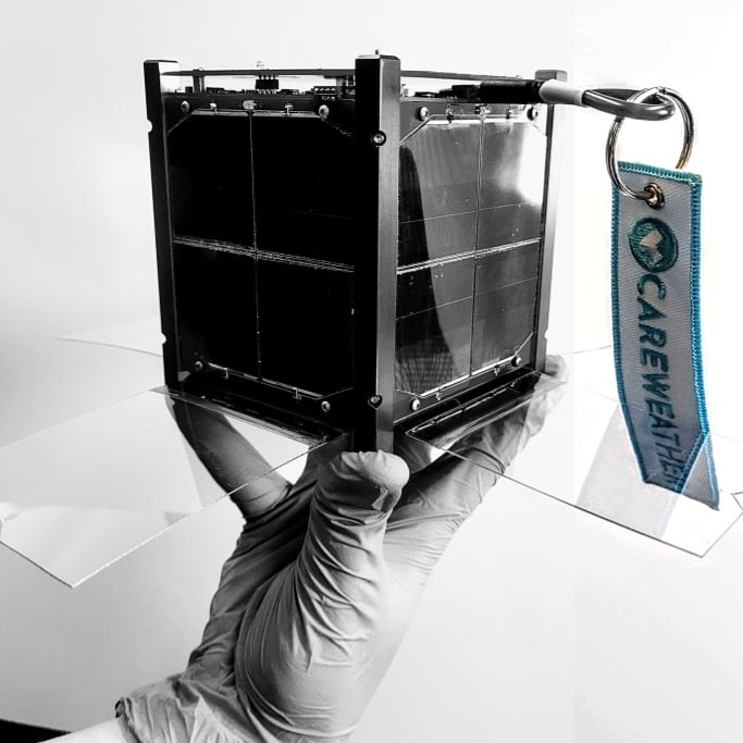 CareWeather's tweet image. Meet Hatchling Veery &quot;Clay&quot;! Hatchling is our first test satellite and it&apos;s on the @rocketlabusa launchpad in New Zealand right now! It paves the way for our future weather satellites designed to predict Earth&apos;s increasingly extreme weather. Learn more at careweather.com.