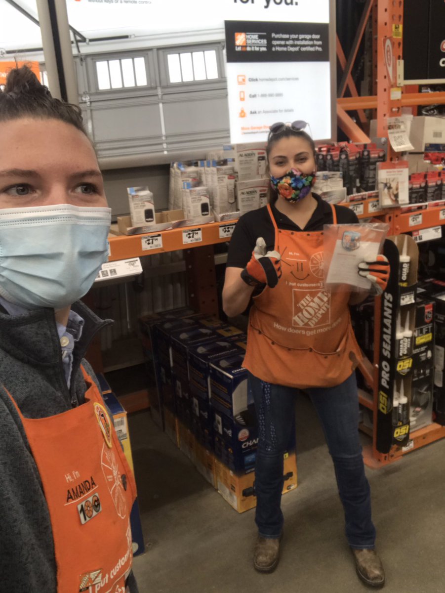 Shout out here to K in 1501 for gloving up and stretching! We appreciate you doing it right and communicating to the team. #d214safe #SafetyFirst #SafetyIsPersonal