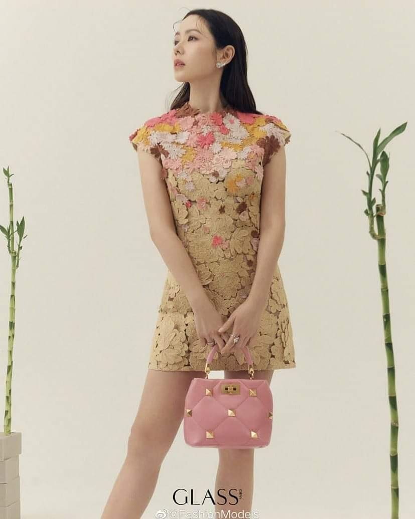 Son Yejin for Glass China Magazine. 

(cto)