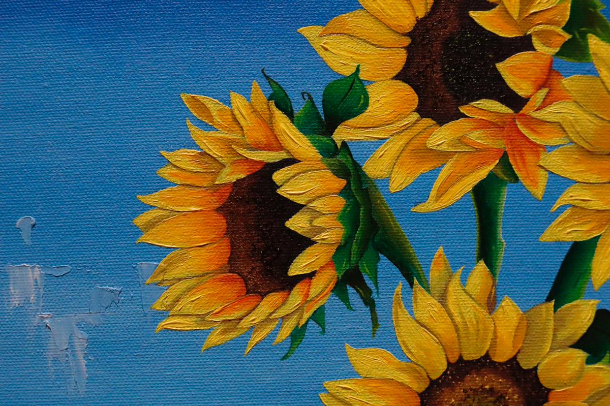 KariGnolia's tweet photo. ¿Les gusta el resultado final?
Obra: "Amor amarillo"
Óleo sobre tela 35 x 50 cm.
#OilPaintings #OilWork #Girasol #Sunflower 🌻🧡💛💙 https://t.co/CPaXVRRyLh