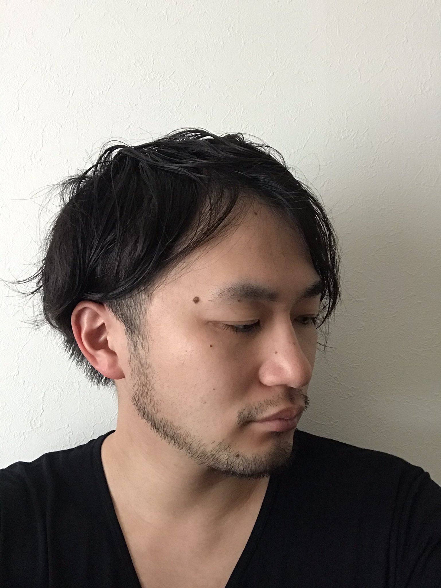 Tkc 髭を伸ばしたら顔面が35歳くらいになる事が分かったのでこの後全部剃りました 35歳くらいに見せたくなったらまた伸ばそうと思います T Co Emqk0clgt0 Twitter