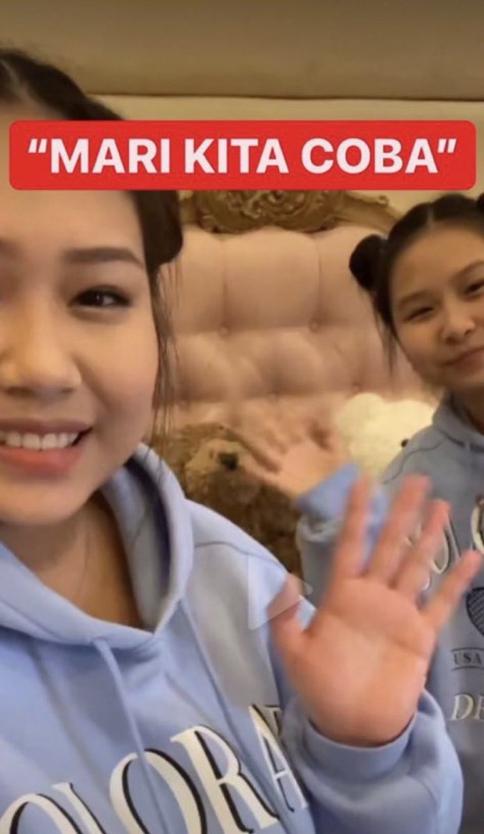 Makanannya buat bapak aja
Di BC :