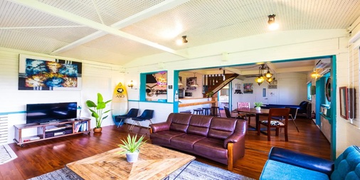 海好きにはたまらない！
目の前に沖縄の綺麗なビーチが広がる夢のようなビーチハウス

みんなでワイワイBBQの後、しんみり夕日鑑賞に浸ってみては…？

1note.co.jp/snsjp/380twitt…

#沖縄 #沖縄旅行 #オーシャンビュー #BBQ #貸切 #民泊 #夏休み