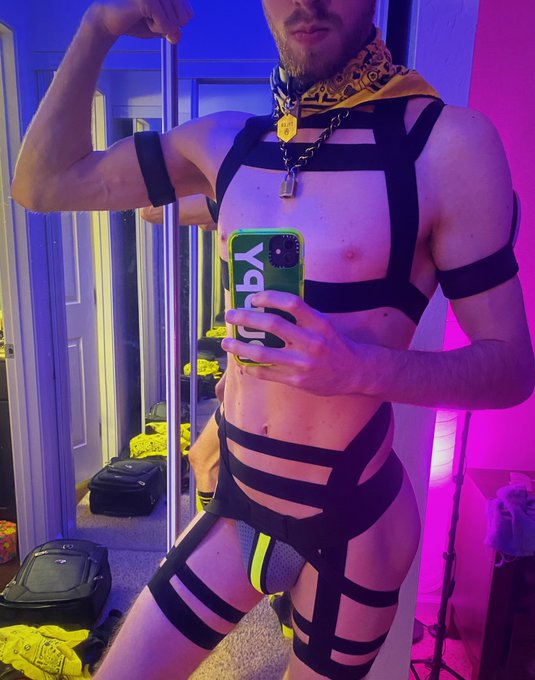 Haven&rsquo;t felt this hot in a while 🥰  Feels good to feel good 😍 https://t.co/nwSOt7RciD<a href="/tag/humanpup"class="tags"><span>#humanpup</span></a>