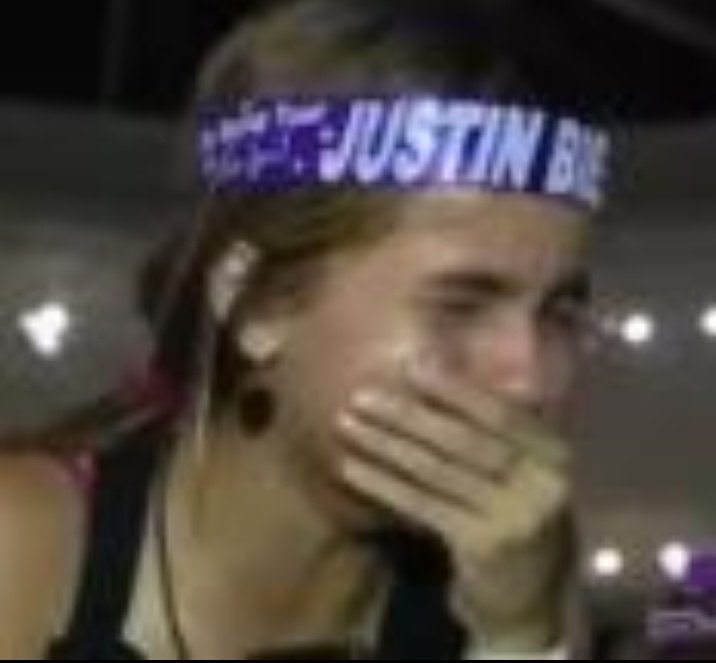 abbymisboring's tweet photo. Solo para confirmar que sigo amando mucho a Justin Bieber y ya no puedo esperar para verlo otra vez en vivo #justicethealbum https://t.co/eLpKfje2Uy
