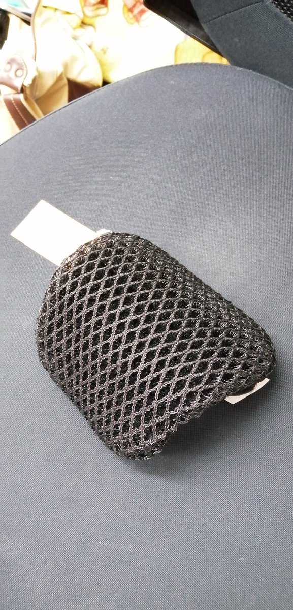 HCWORKS1974's tweet photo. PERFORMER のヘッドレストにVentisit のネックパッドを付けてみた。
思い通り快適に！！
後程、通販サイトに追加します。
#リカンベント
#ヘッドレスト
#ネックレスト
#recumbent 
#headrest
#neckrest https://t.co/3AS22FEaZi