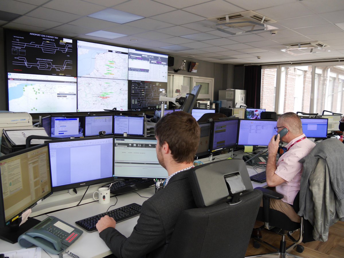 🔴Alerte Info: 
Afin de protéger la Bretagne, un régulateur SNCF Breton à dérouté tous les TGV au départ de Montparnasse vers le Limousin.