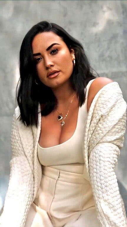 ddsnixx's tweet photo. Hoje falaram da Demi no rádio, a última vez que eu ouvi falando dela foi em 2018 por causa de overdose
Quem viveu o desespero que foi 2018 sabe como isso é gratificante, saber que ela está aqui, está bem e de volta pra gente 💖
#DWTDTAOSO #DWTD #DemiDWTD #Demiisback https://t.co/273LDzaW0n