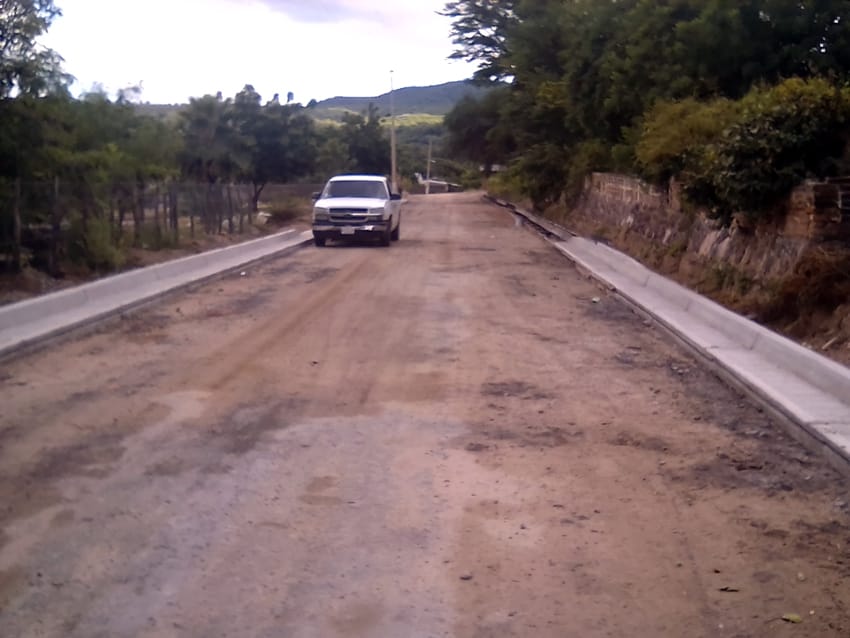 SinaloaSop's tweet photo. Moderna Vialidad es la Calle Agua Caliente de Baca, en Choix. Una obra que marca un antes y un después  en este municipio. @QuirinoOC cumple su palabra.
https://t.co/G8YCvtW54Q https://t.co/AoJ7d4ciEh