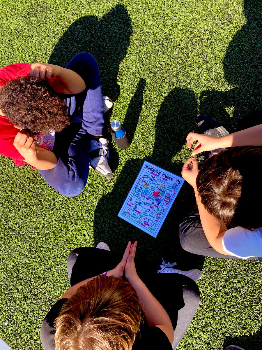 Platita90's tweet photo. Taking advantage of the beautiful day , yesterday we were learning The passives outside through board games @ColeEstudiantes #LearnEnglish #studentstop https://t.co/WuYUijKt3Z
