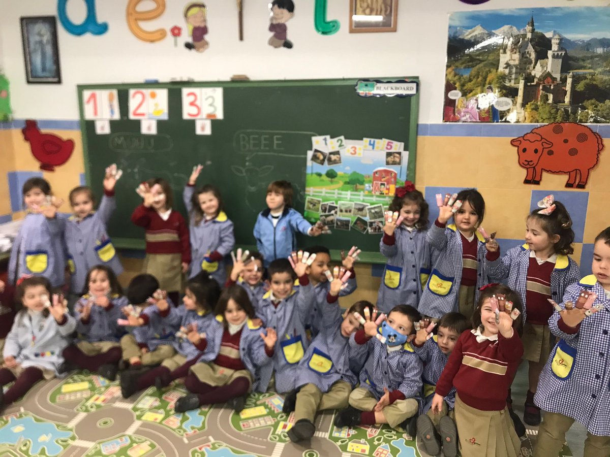 Our three years old made their own finger puppets and learnt so many farm animals! 🐓 🐑 🐎 Well done!! #EnglishIsFun