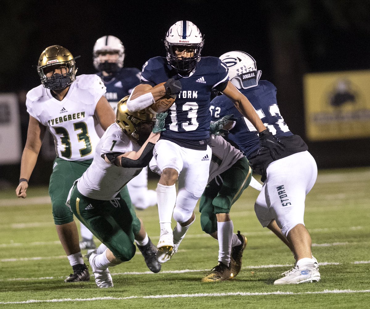 SkyviewStormFB's tweet photo. Your final score from Kiggins Bowl:

Skyview 49
Evergreen 7

Your Storm move to 4-0 on the season #RollStorm https://t.co/ReFDbBvjfv