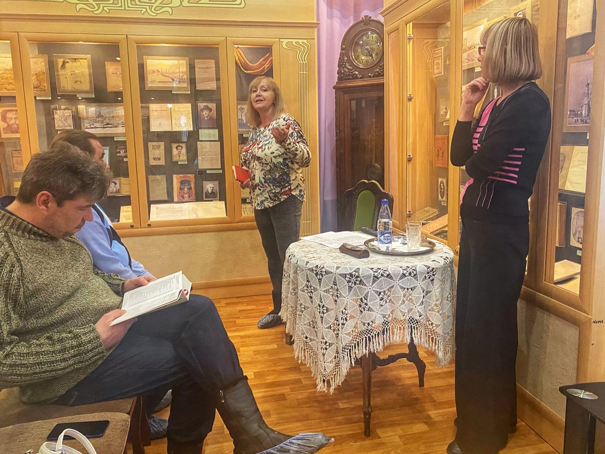 fedinmus's tweet photo. Вчера в нашем музее состоялся вечер памяти поэта Бориса Рыжего. Мы спешим поблагодарить гостей за живое в нем участие – прочитанные стихи, высказанные мнения и искренние эмоции!

#музейФедина #Саратовскаяобласть #музей #Саратов #культура #литература #поэзия #Рыжий #БорисРыжий https://t.co/vgo8C5LIQM