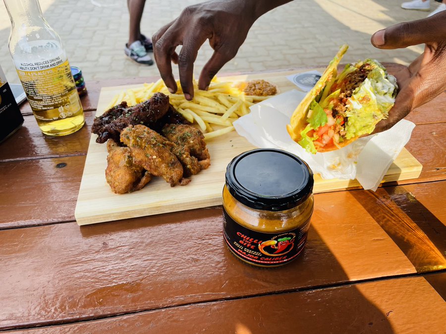kele_Teboho's tweet image. Proud supplier of the groovy bite.Good people, good food, good time.Dipping in hot multi purpose sauce marinade.😉⚡️🥺🌶Make sure to also grab your chilli the bite multi purpose sauce marinade.For more queries:0653851134. #chillithebite @Chillithebite1