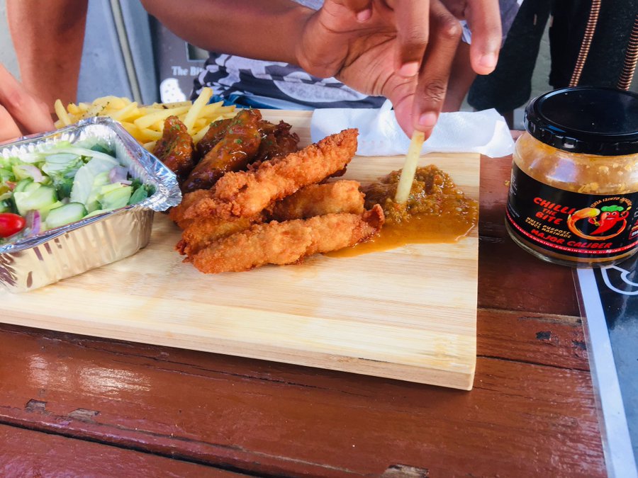 kele_Teboho's tweet image. Proud supplier of the groovy bite.Good people, good food, good time.Dipping in hot multi purpose sauce marinade.😉⚡️🥺🌶Make sure to also grab your chilli the bite multi purpose sauce marinade.For more queries:0653851134. #chillithebite @Chillithebite1