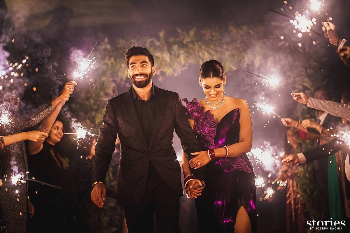 thatcarefreekid's tweet image. say no to crackers but only during diwali?
looks like only diwali crackers cause pollution and not the ones used in celebrity weddings

ye log toh bade heavy driver hain bhai!