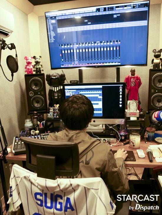 sjwooth's tweet photo. MIN YOONGI SE VOCÊ NÃO REPRODUZIR O GENIUS LAB EXATAMENTE COMO ELE É NA BIGHIT NO PRÉDIO DA HYBE EU VOU FAZER VOCÊ FICAR SEM MEXERICA, EU AGUENTO TUDO MENOS FICAR SEM O GENIUS LAB https://t.co/Hl8FDg32rz