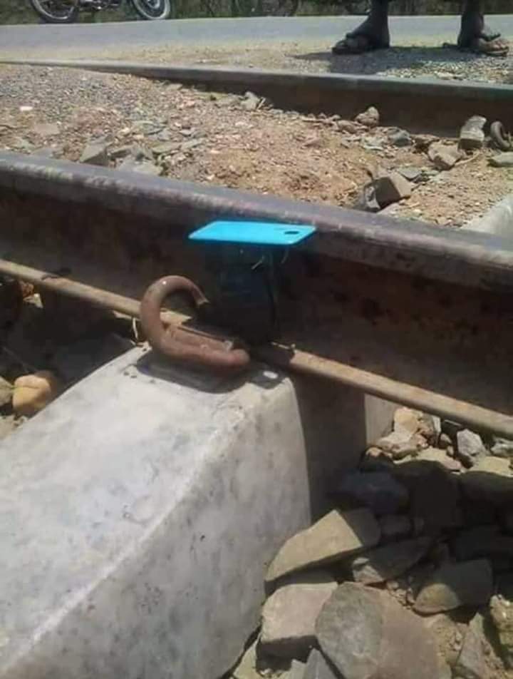 WathanO479's tweet photo. Watch Out !!!

Terrorist solider is trying to destroy railroad. 

Photo. Crd https://t.co/Wzw0uwT1Ba