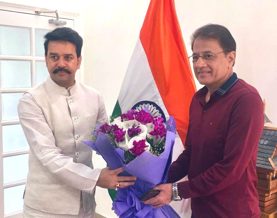 ianuragthakur's tweet photo. रामायण धारावाहिक में प्रभु श्रीराम के किरदार के माध्यम से जनमानस के पटल पर अमिट छाप छोड़ने वाले विख्यात अभिनेता श्री @arungovil12 का विश्व की सबसे बड़ी राजनैतिक पार्टी @BJP4India में स्वागत-अभिनंदन।

विश्वास है कि आप पार्टी कार्यकर्ता के रूप जनसेवा के अपने संकल्प को सिद्ध करेंगे। https://t.co/GY7TtwvtiE