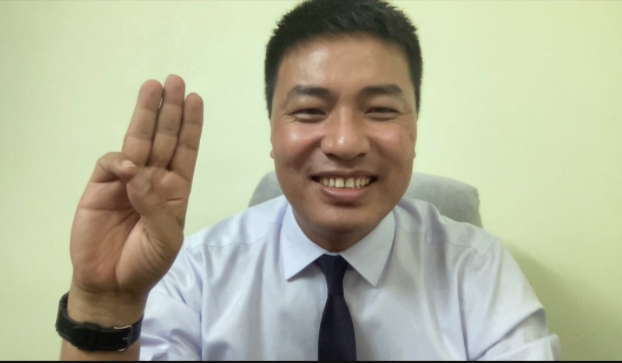 A Myanmar doctor’s journey from a remote village to leading a revolution https://t.co/qQKDGaWrEW a profile of @DrSasa22222 by @poppymcp #WhatsHappeningInMyanmar https://t.co/LOBKdlnKHH