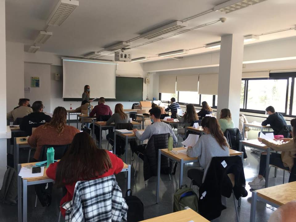 rrll_rrhh_AB's tweet photo. #FelizViernesATodos 
Semana intensa en @rrll_y hemos comenzado I Ciclo de seminarios de especialización en #RRHH organizado por nuestra Vicedecana  y prof de #OOEE  @PARRARG
 junto  @PMGV2 
Un éxito 👉 @patriciagaldon_ y un orgullo volverte a tener en tu casa #uclm https://t.co/7UH4j5A4iU