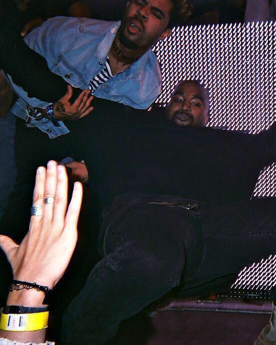 HeyoIsaiah's tweet photo. that cacti strong af @trvisXX just trying all the flavors got me https://t.co/C81jBS8aJ8