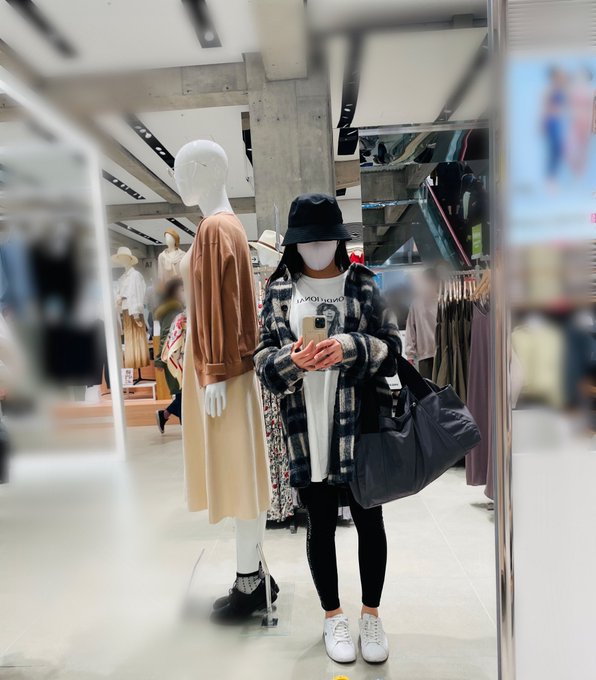 目しか見えてないのに、声かけてくるナンパ男が&hellip;&hellip;意味わからない🤮 ナンパの練習？  コロナ禍で突然近づいてきて、近くで話しかけてくるの失礼だわぁ🤮🤮 https://t.co/lGoiTUINSL