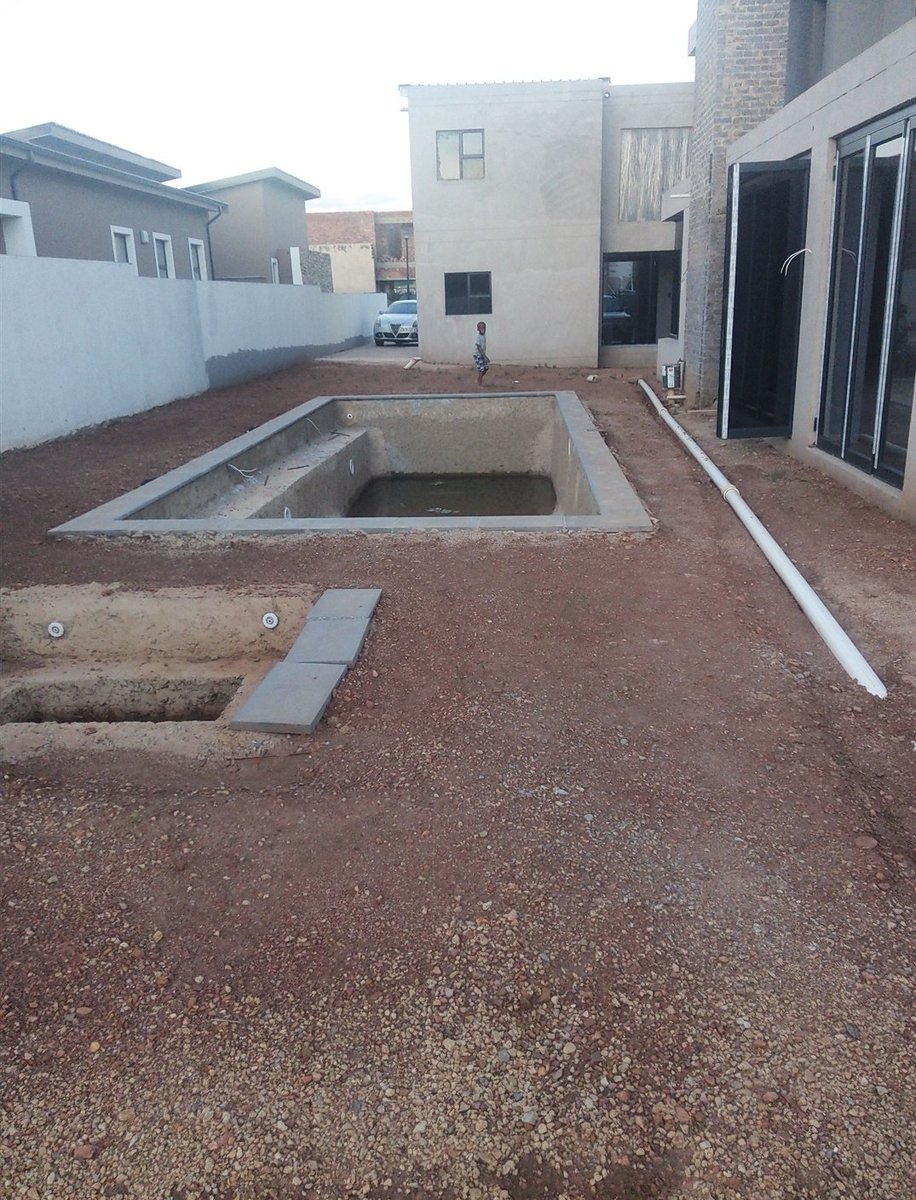 Mateko_PtyLtd's tweet photo. <<Thread>>
If you want to build or do extension,We can turn your vision into a reality Contact/whatsapp us 067 2945 538 please RT this tweet maybe our clients is in your TL thank you. #Amabutho #telkom #Deklerk #thulimadonsela #quantum #DJSBU #Laqhasha #Tembisa #UseDigiTicket https://t.co/KuYzbh8KDV