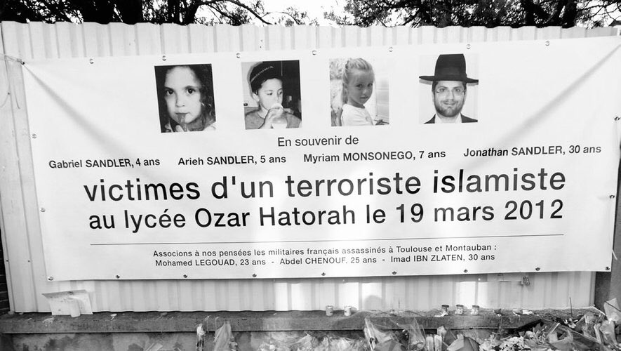 ANDMJfr's tweet photo. [ 19 MARS ]

Il y a 9 ans, le lycée Ozar Hatorah était la cible d'une terrible attaque... 

Ne jamais oublier et rester unis sont les mots d'ordre pour que cela ne se reproduise pas https://t.co/D5EdBnrFSK